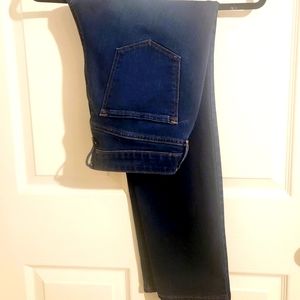 OLD Navy Power Slim Straight Mid Rise Secret Slim Pocket Jeans Size 8